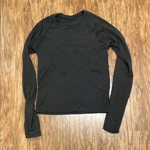 Lululemon black Swiftly Tech Race Length shirt